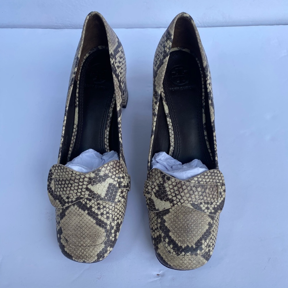 Tory Burch Bond 55MM Pump Printed Snake - Picture 13 of 16